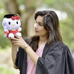 Graduation Hello kitty 17cm 21 5c2e5e7e 101a 453d 81bd 8e8db5927230 300x300 1
